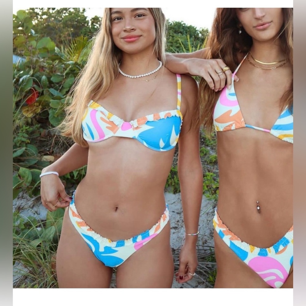 AURELLE LEONIE Printed Ruffle Bikini Set - Picture 3 of 3